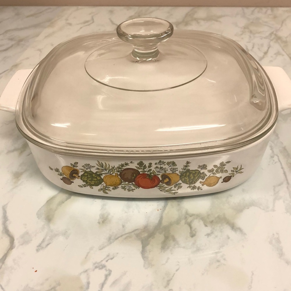 Vintage corningware casserole dish 1.5litre